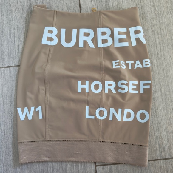 Burberry Ladies Soft Fawn Kylie Horse Ferry Logo Skirt - Picture 10 of 11